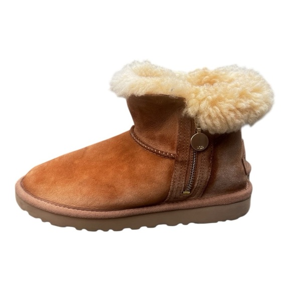 UGG Shoes - UGG Bailey Mini Zip Chestnut Suede Shearling Women’s Size 6